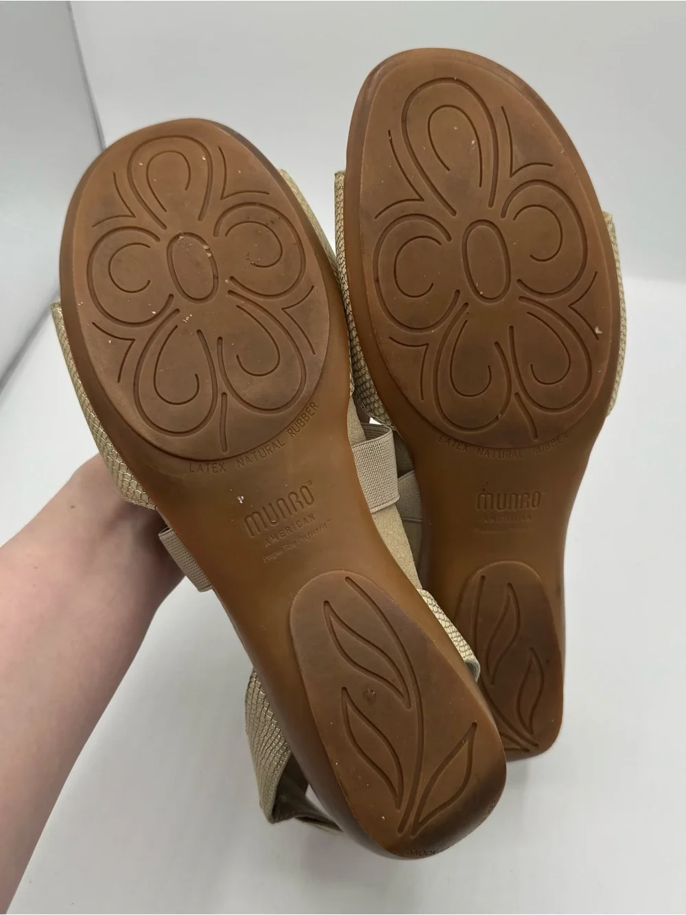 Munro Caley Strappy low wedge comfort Sandal Champagne gold tan Size 12 wedding